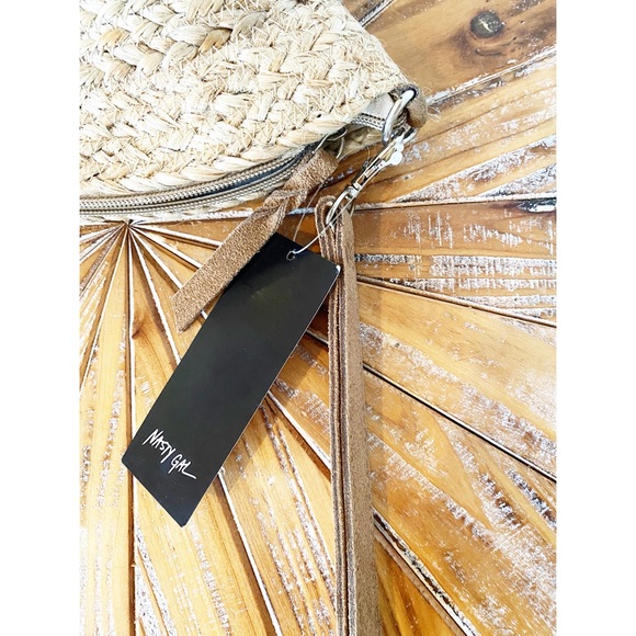 NWT Fashionable Raffia Clutch / Wristlet - Picture 6 of 9